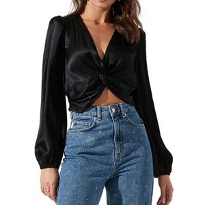 ASTR the Label Women's Nix Twist-Front Long-Sleeve Top